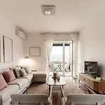 Ruan Downtown - By Myhomeincomo Appartement *