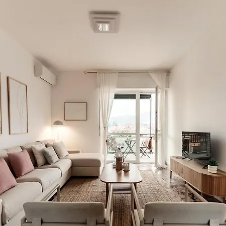Ruan Downtown - By Myhomeincomo Apartment *