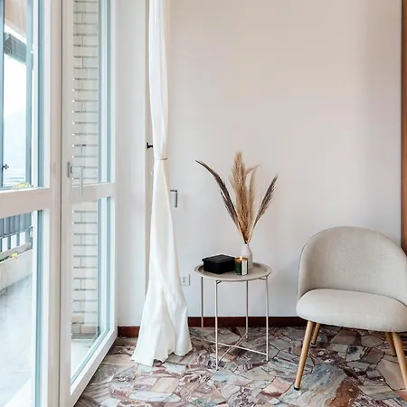 Ruan Downtown - By Myhomeincomo Apartment